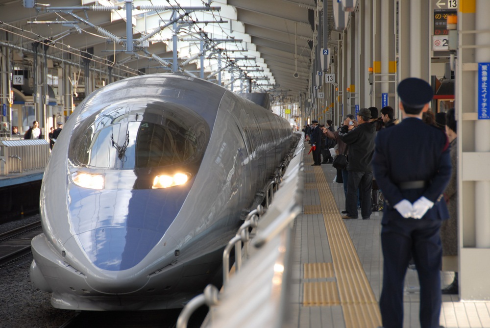 The Shinkansen Bullet Train in Japan was the world’s first high-speed train. (John Leung/ Shutterstock)